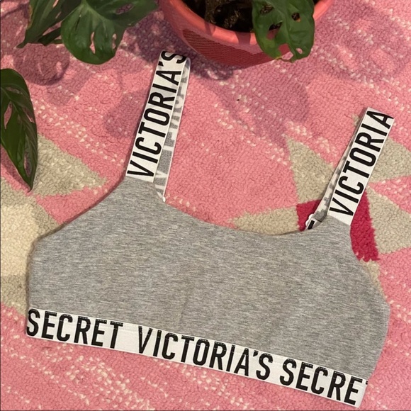 💕BUNDLE💕 2 x Victoria’s Secret Logo Strap Crop- As New, Size S - Picture 3 of 5